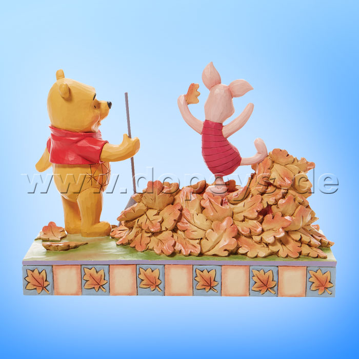 Disney Traditions - Jumping into Fall (Winnie Puuh & Ferkel im Herbstlaub) von Jim Shore 6008990
