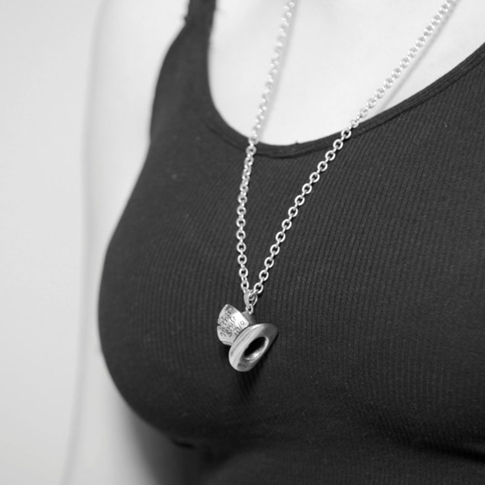 Disney Halskette - Hutmacher (Alice im Wunderland) in Gold von Couture Kingdom 12100261