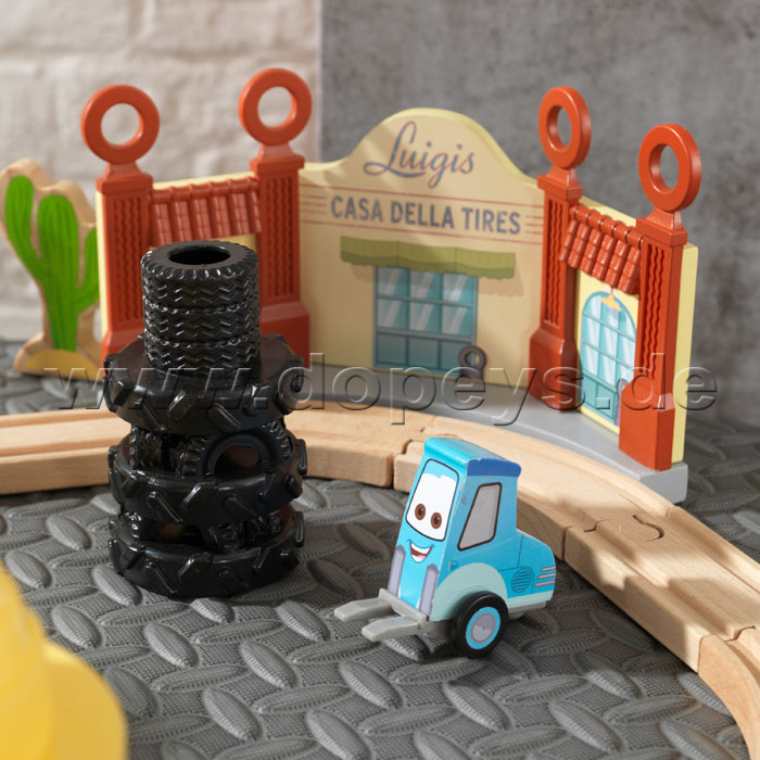 Disney Pixar Cars 3 50-teiliges Eisenbahnset Radiator Springs von KidKraft 18013