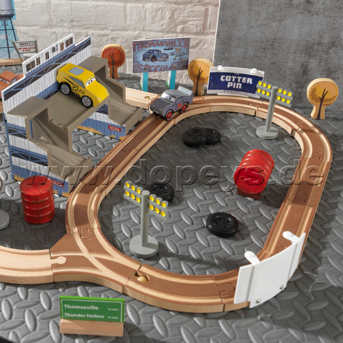 Disney Pixar Cars 3 50-teiliges Eisenbahnset Thomasville von KidKraft 18015