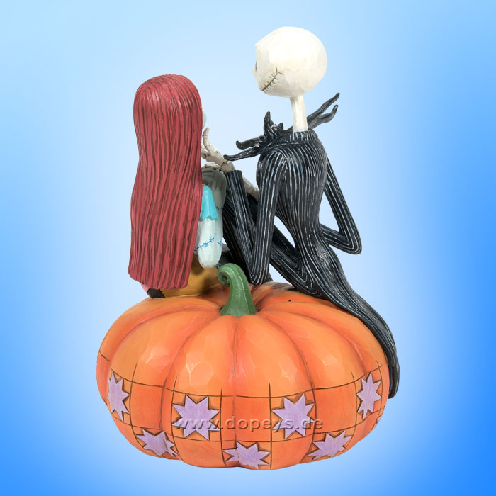 Disney Traditions Figur - Jack and Sally auf einem Kürbis (The Pumpkin King and Sally) von Jim Shore 6014358