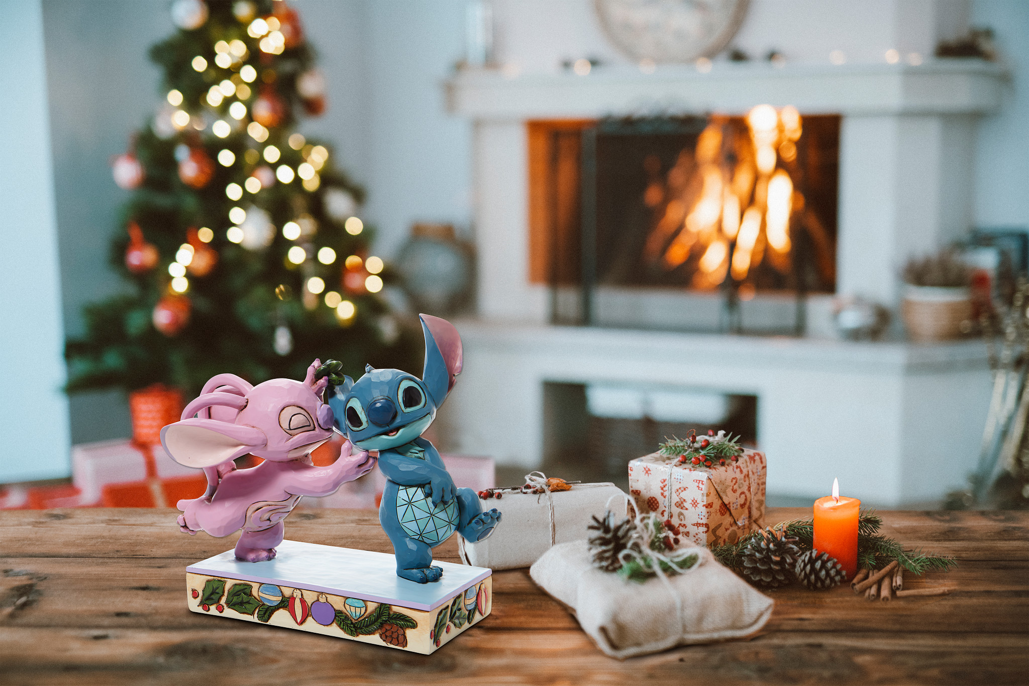Disney Traditions - Mistletoe Kisses (Stitch & Engel unterm Mistelzweig) von Jim Shore 6008980