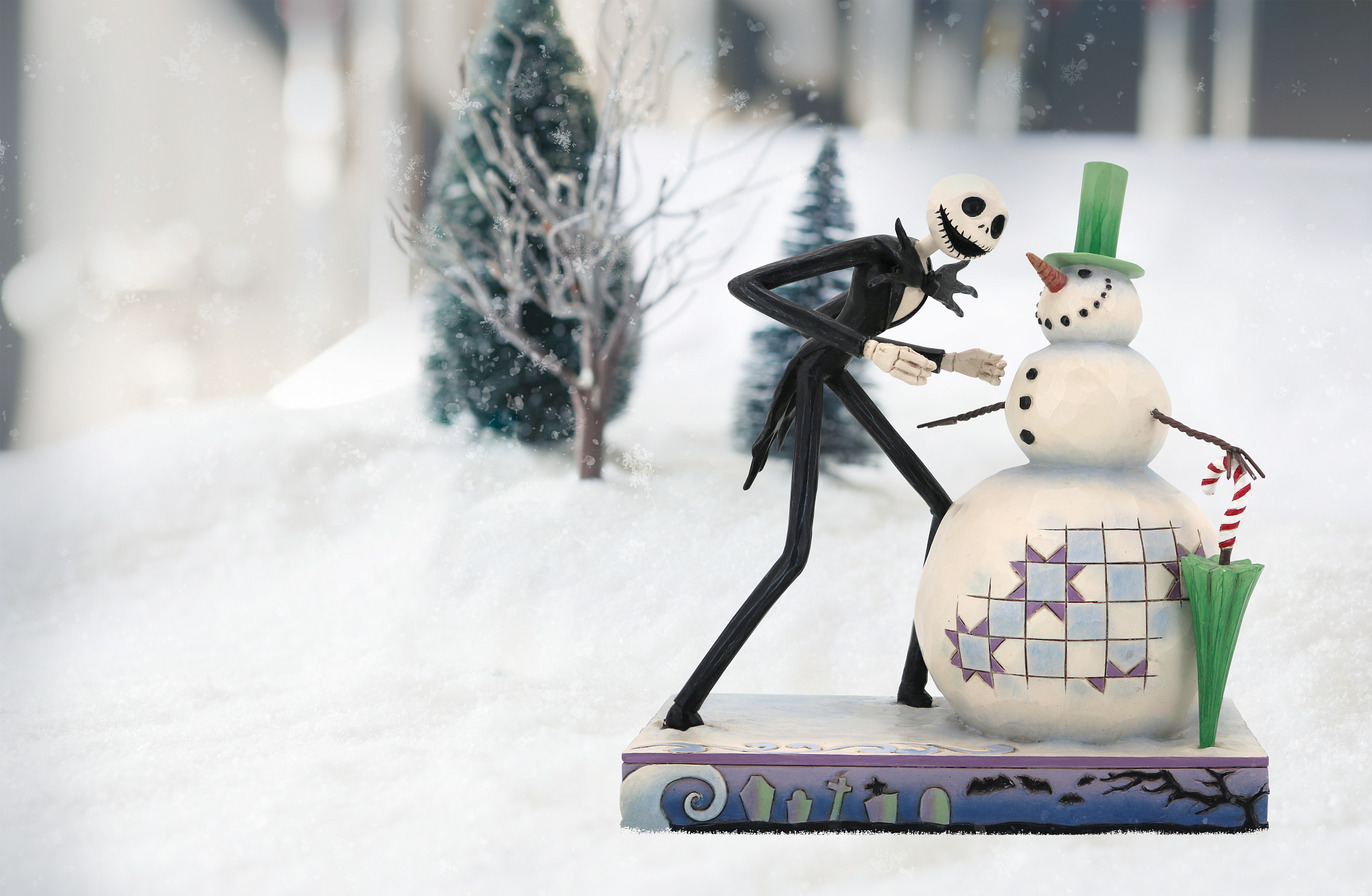 Disney Traditions Figur - Jack Skellington mit Schneemann (A Snowy Discovery) von Jim Shore 6013056