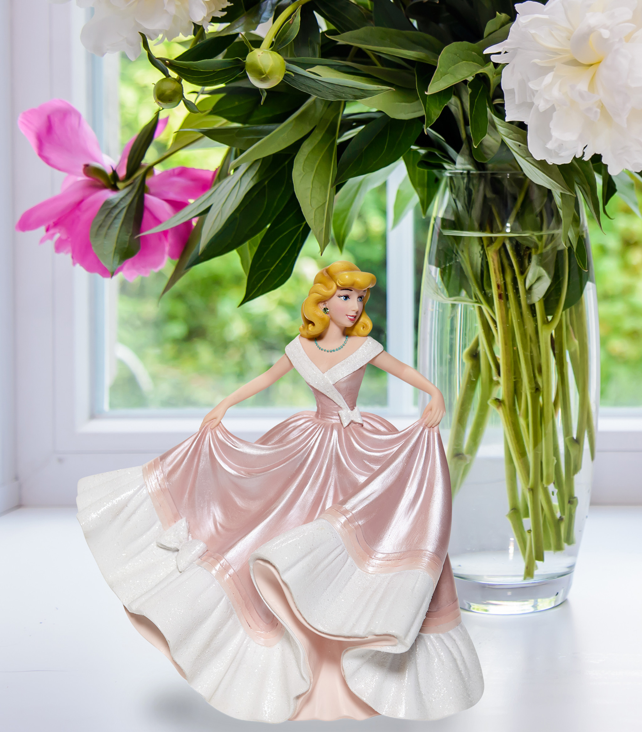 Disney Showcase Collection - Cinderella im rosafarbenen Kleid Figur 6008704 Couture de Force